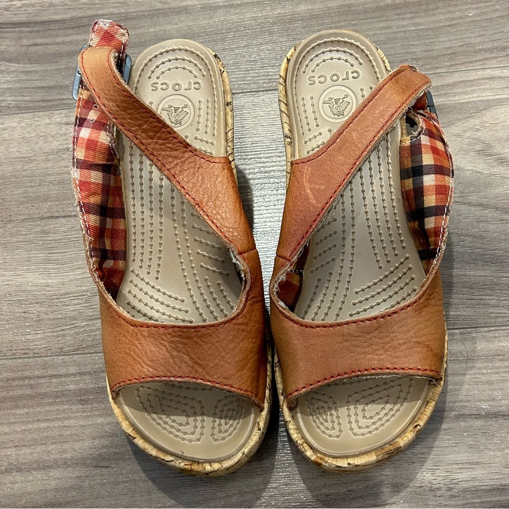 Crocs Wedge A-Leigh Slingback Cork Heel Sandal 11848 Cognac